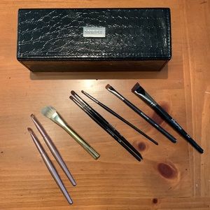 morphe brush holder and brushes